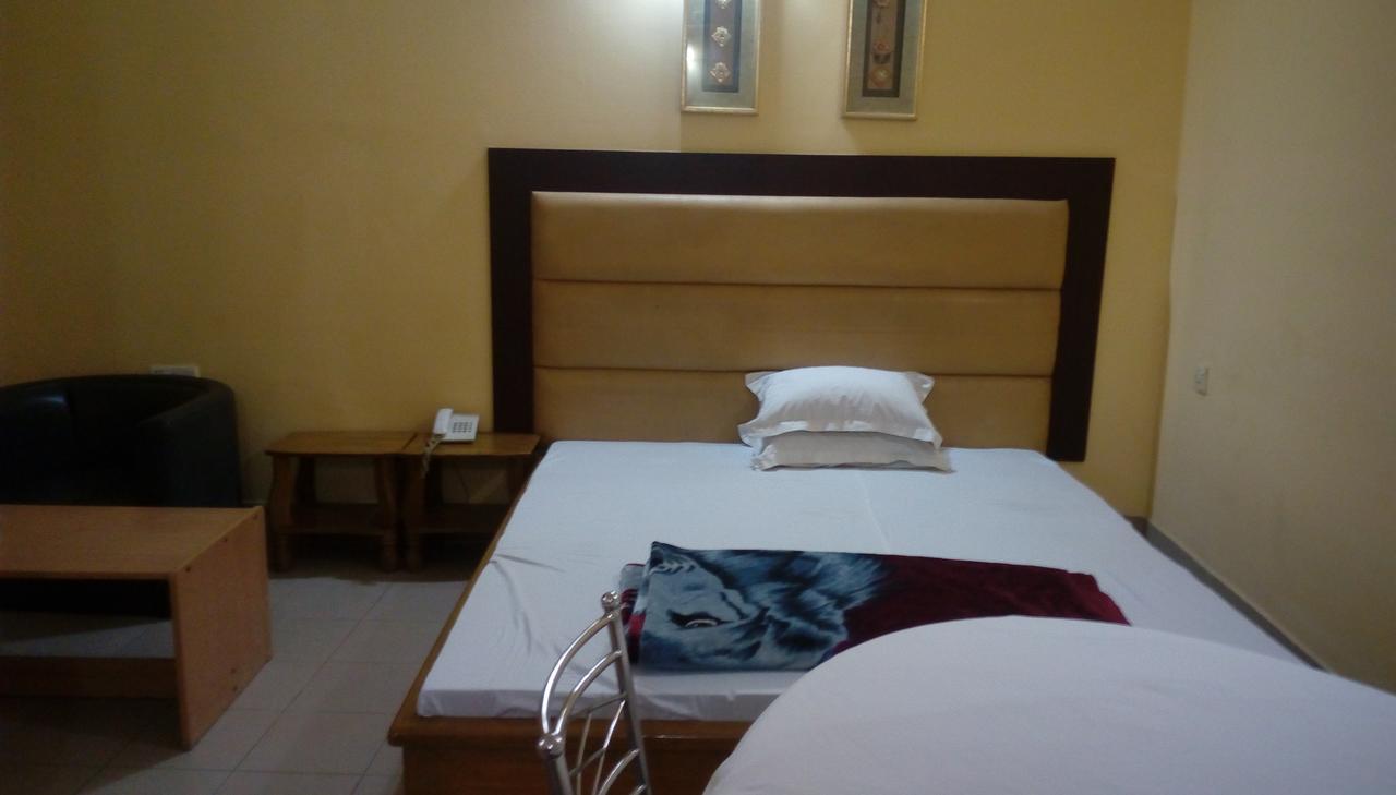 Royal Park Residential Hotel 치타공 외부 사진